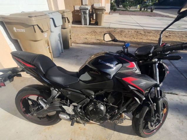 Carenado Moto Kawasaki Ninja Z650 2020-2023 - Negro Rojo