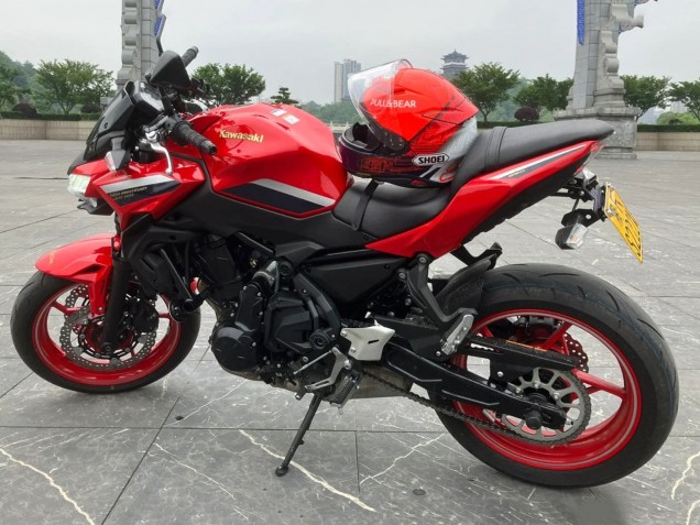 Carenado Moto Kawasaki Ninja Z650 2020-2023 - Rojo Negro