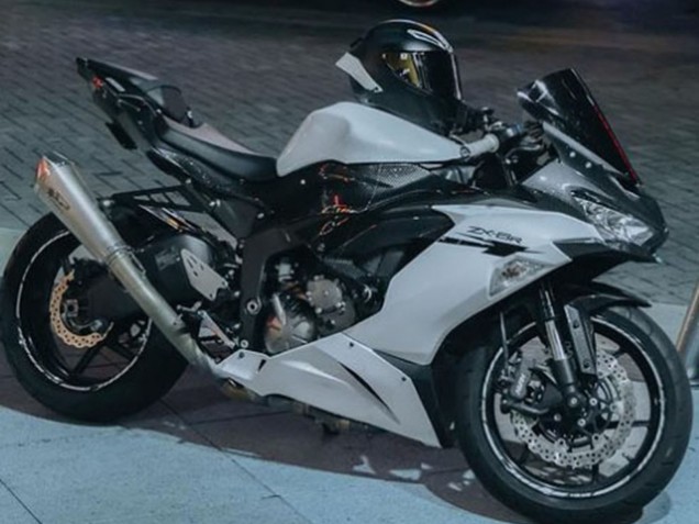 Carenado Moto Kawasaki ZX6R 2019-2022 - Blanco Negro FibraCarbono